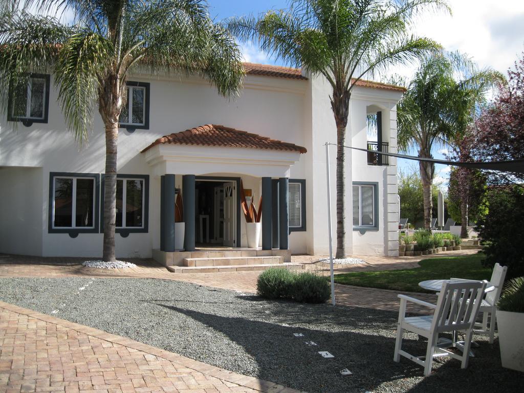 Pictures Guest House Boutique Hotel Oudtshoorn Bagian luar foto