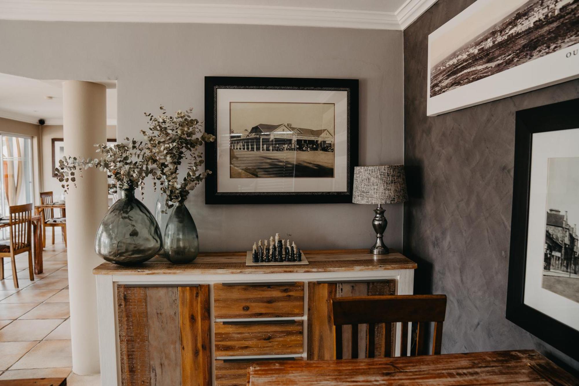 Pictures Guest House Boutique Hotel Oudtshoorn Bagian luar foto