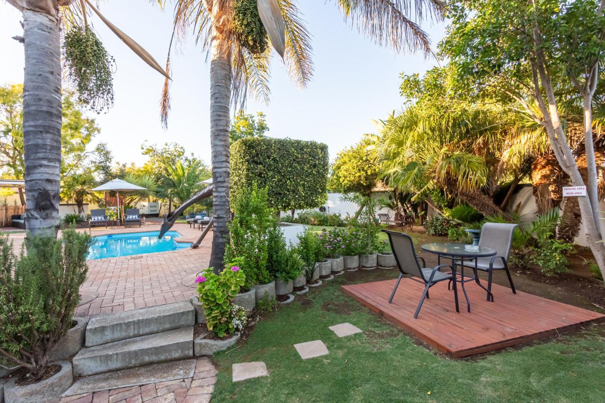 Pictures Guest House Boutique Hotel Oudtshoorn Bagian luar foto