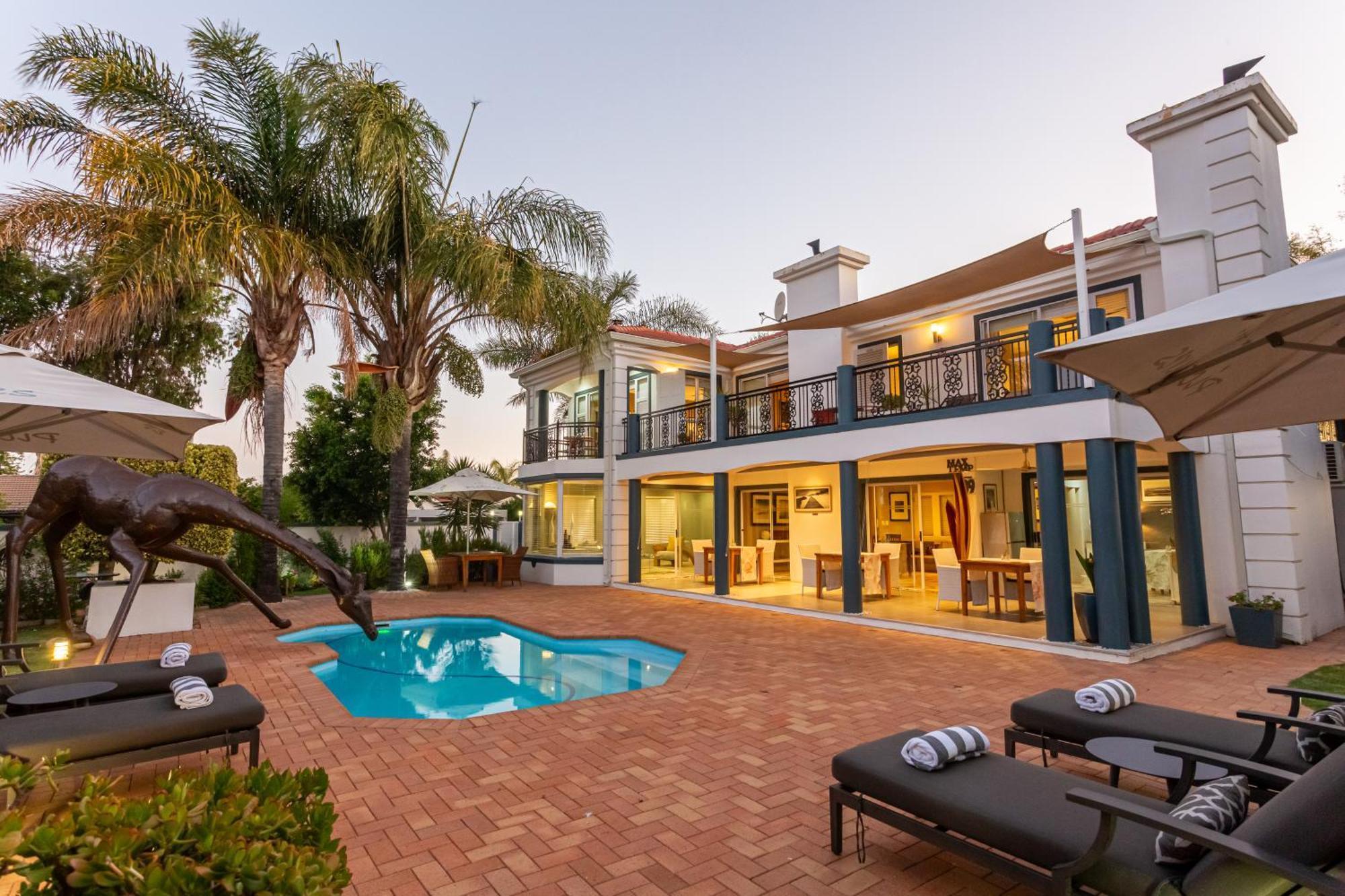 Pictures Guest House Boutique Hotel Oudtshoorn Bagian luar foto