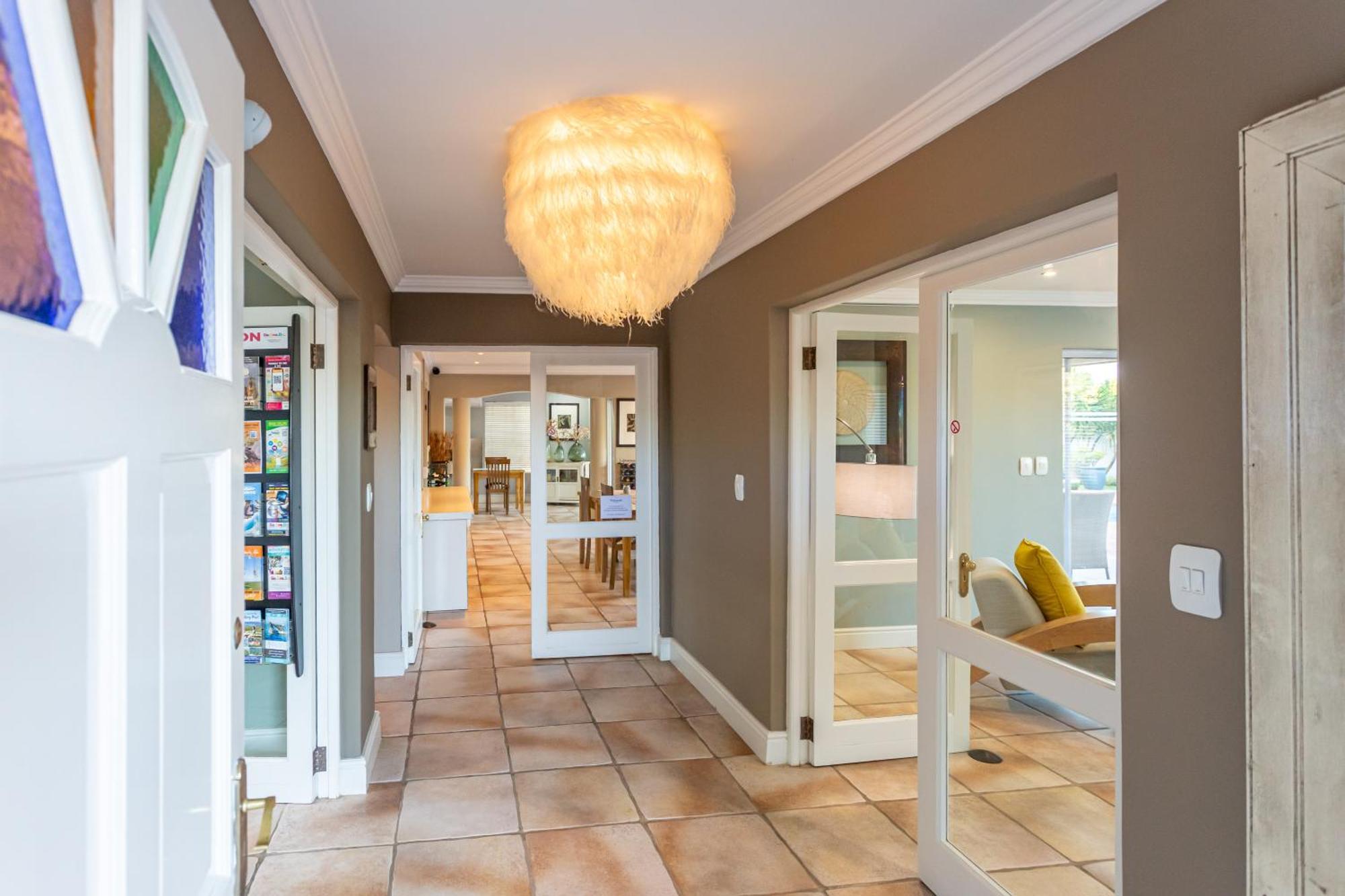 Pictures Guest House Boutique Hotel Oudtshoorn Bagian luar foto