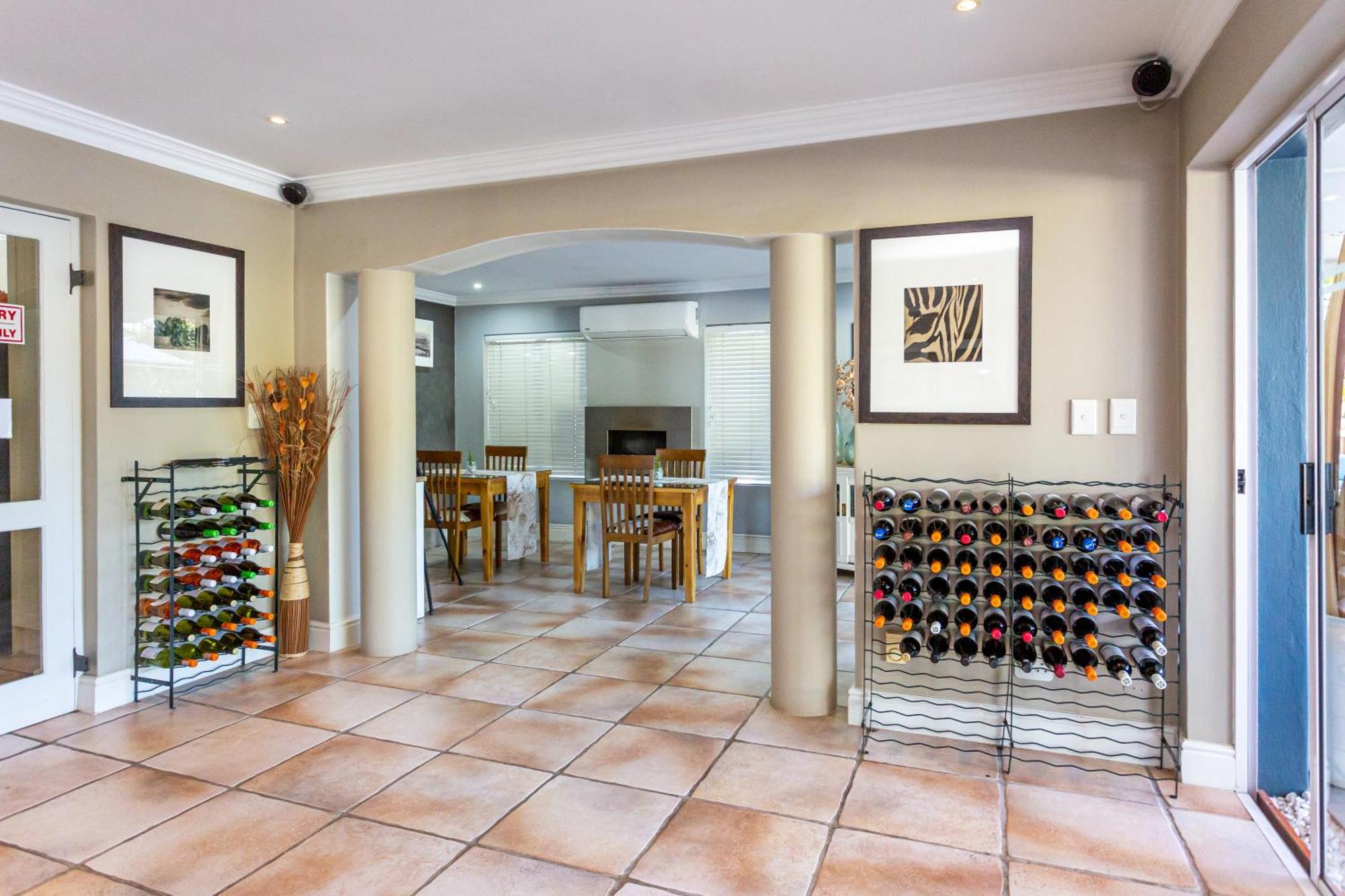 Pictures Guest House Boutique Hotel Oudtshoorn Bagian luar foto