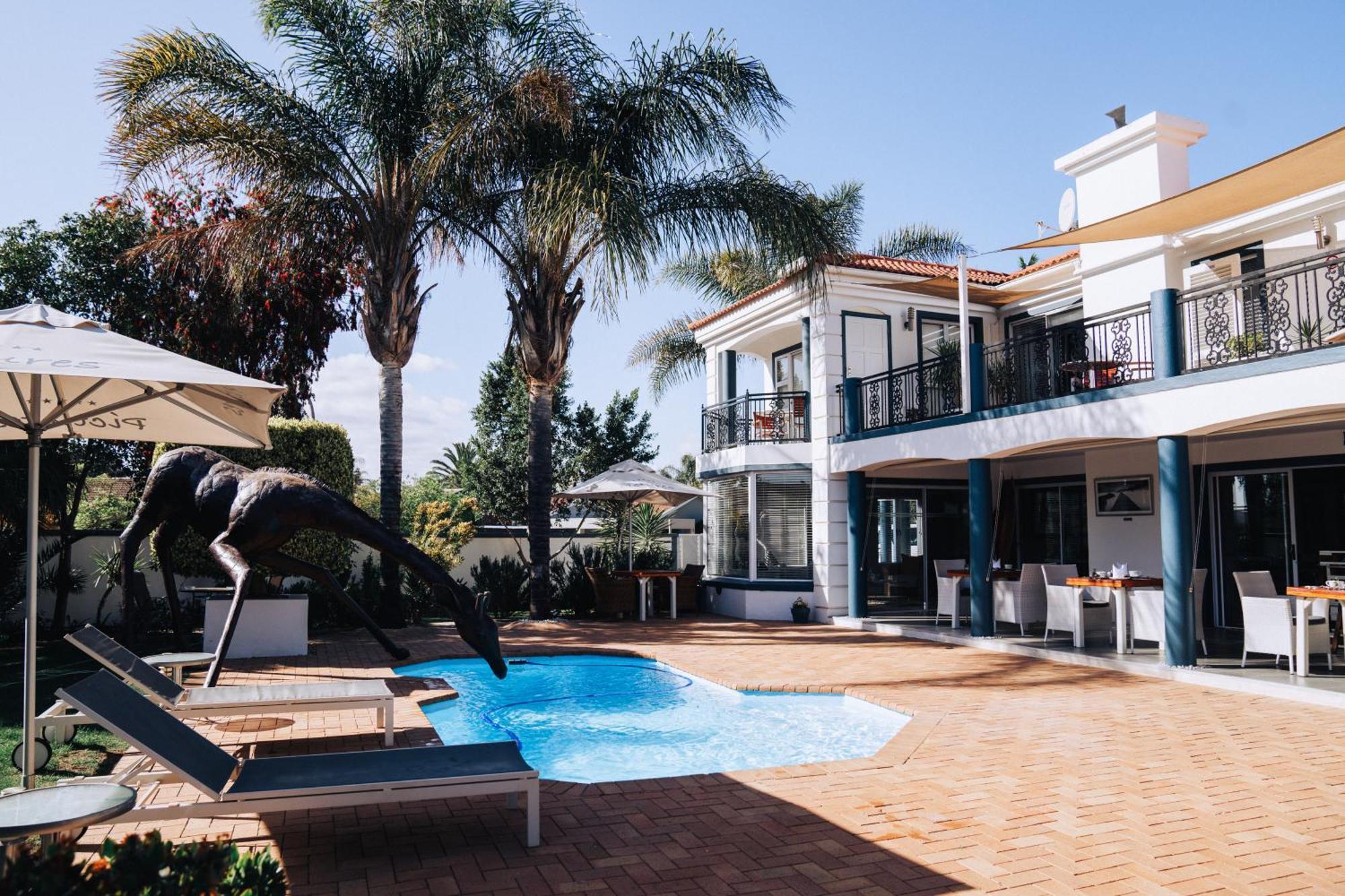 Pictures Guest House Boutique Hotel Oudtshoorn Bagian luar foto
