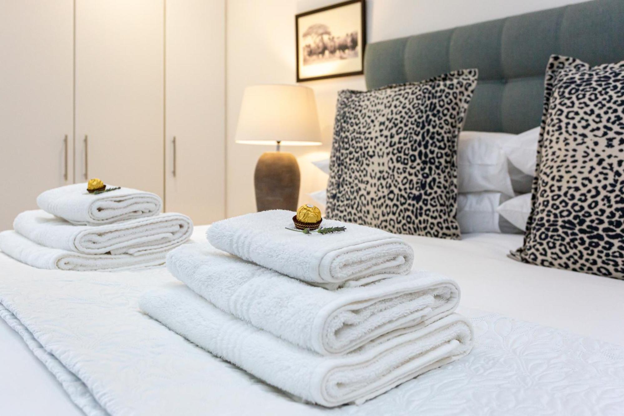Pictures Guest House Boutique Hotel Oudtshoorn Bagian luar foto
