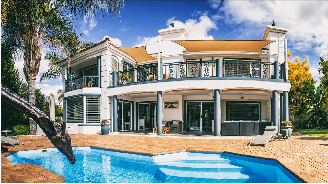 Pictures Guest House Boutique Hotel Oudtshoorn Bagian luar foto
