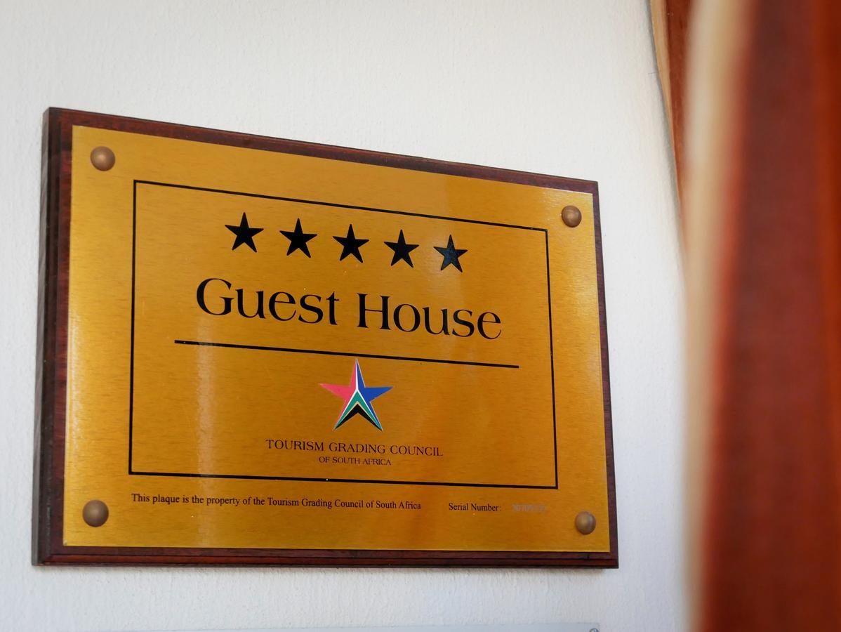 Pictures Guest House Boutique Hotel Oudtshoorn Bagian luar foto
